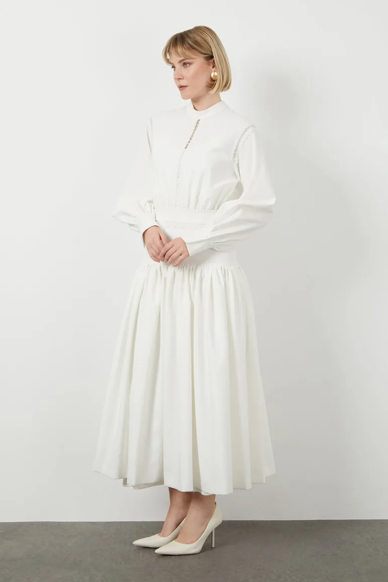 Lace Trim Detail Lined Long Off-White Dress - 2