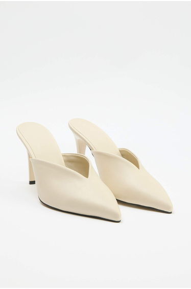 Beige Closed Toe Mule Women's 8.5 cm Classic Heeled Slippers