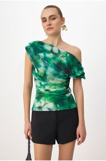 Green Abstract Fitted Asymmetrical Neck Low Sleeve Short Ruched Tulle Knitted Blouse