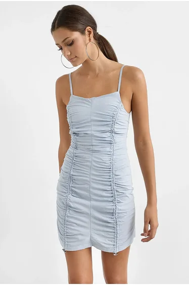 فستان قصير مزموم