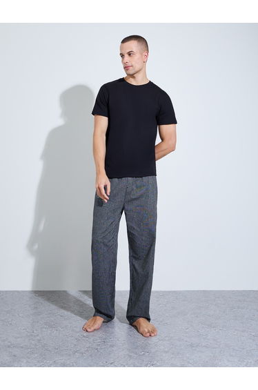 Men Black Solid Crew Neck T-Shirt and Striped Pants Pajama Set