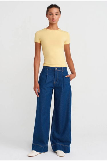 DILVIN Women’s Crop Slim-fit Crew Neck T-shirt