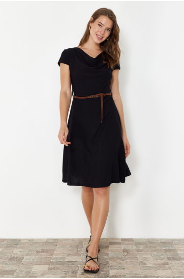 Black Textured Belt Detailed Degaje Collar Flexible Skater/Waist-Opening Midi Knitted Dress