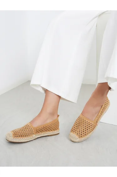 حذاء إسبادريل نسائي مزين بأحجار