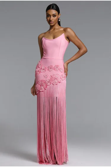 Shop Women's Clothing in Saudi Arabia