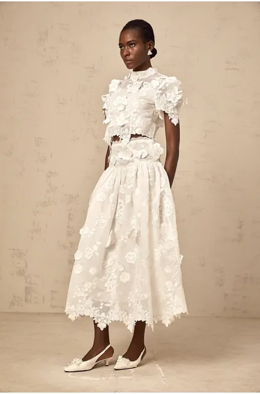 Thérèse white flower-embroidered top & skirt matching set