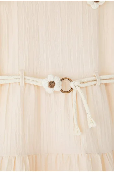 فستان بناتي بحزام بأكمام قصيرة مزين بزخرفة أزهار - بيج