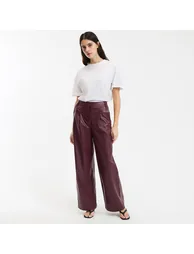 بنطلون جلد بأرجل عريضة بطيات أمامية