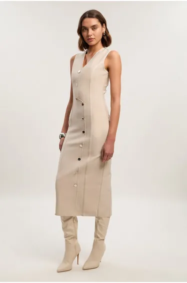 فستان ميدي ضيق بأزرار