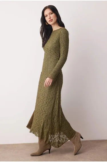 فستان ترينديول موديست أخضر ماكسي على شكل حرف A بأكمام طويلة