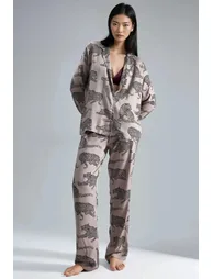 بيجامة هيكوب باللون الزهري