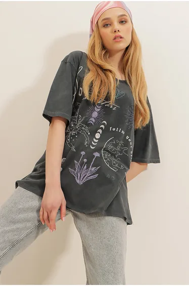 تيشيرت ترينديول رمادي قصير