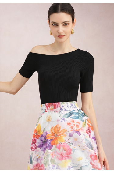 Fitted Slant Shoulder Ribbed Knit Top in Black for City Walks & Weekend Brunch