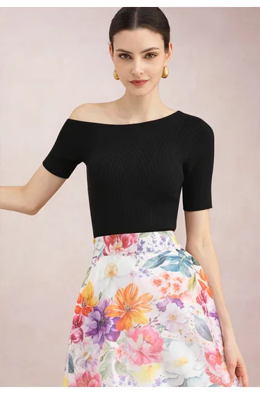 Fitted Slant Shoulder Ribbed Knit Top in Black for City Walks & Weekend Brunch