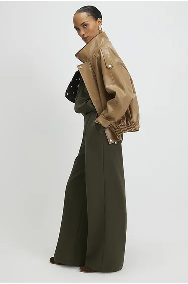 بنطلون ريفر ايلاند بقصة عريضة