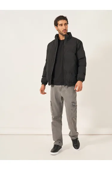 جاكيت منفوخ مبطن بياقة عالية