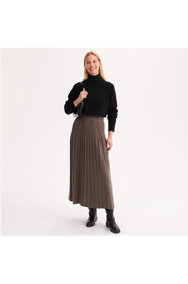 Pleated Knitted Midi Skirt