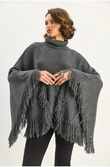 بونشو بيانكو لوتشي باللون الرمادي