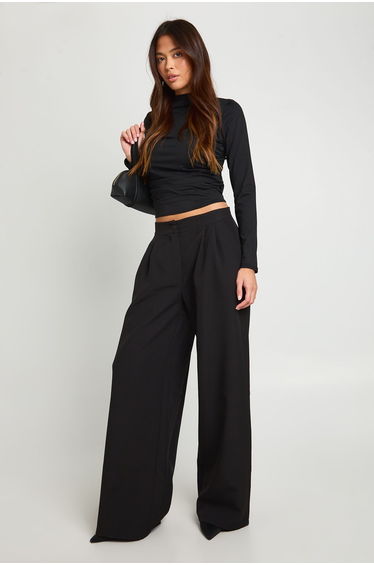 Grown On Neck Ruched Side Long Sleeve Top - black