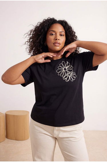 Black 100% Cotton Regular Fit Floral Embroidered Knitted Plus Size T-Shirt