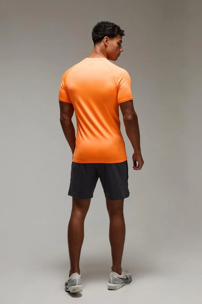 تيشيرت رياضة بأكمام راجلان رجالي رياضي بشعار - 2