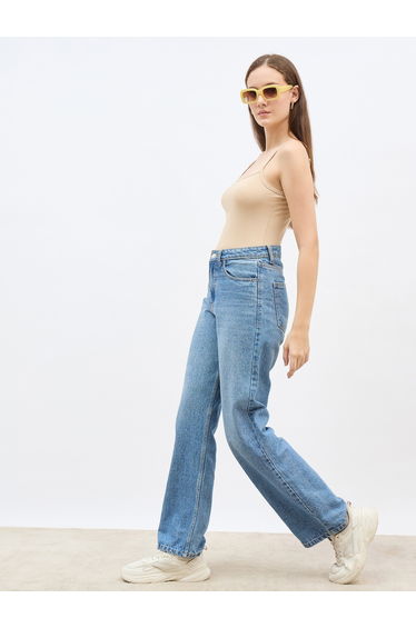 Fitted Solid Scoop Neck Strappy Tank