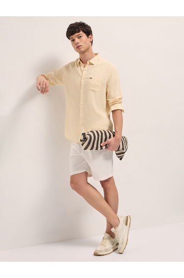 Men Solid Slim Fit Casual Shirt