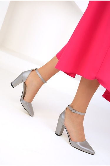 Women's Gray Classic Heeled Shoes