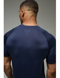 Man Active Lightweight Essentials Gym Regular Fit Raglan T-shirt - navy - 2