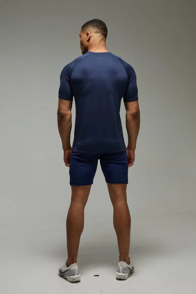 Man Active Lightweight Essentials Gym Regular Fit Raglan T-shirt - navy - 1