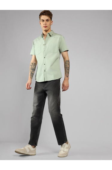 Solid Regular Fit Spread Collar Shirt