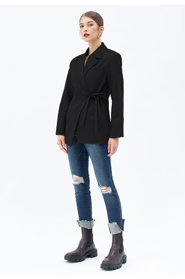 Self-Tie Front Pad Shoulder Blazer in Black