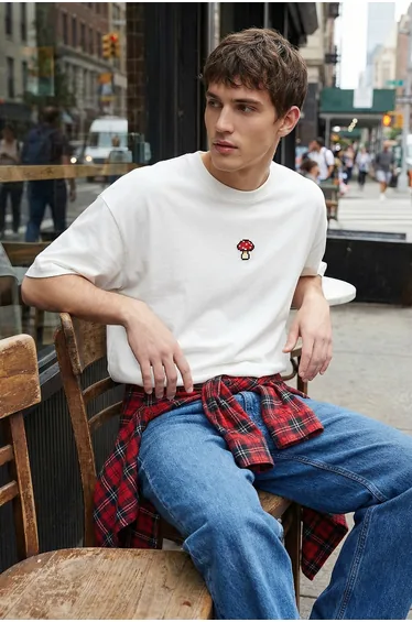 Ecru Men's Oversize Mushroom Embroidery 100% Cotton T-Shirt