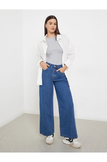 High Rise Wide Leg Washed Jeans