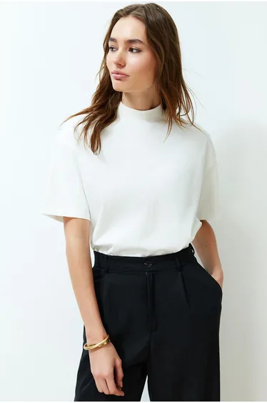 تيشيرت ترينديول أبيض قصير