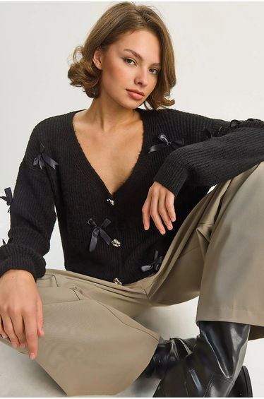 LUCCI Oversized Bow Detailed Cardigan