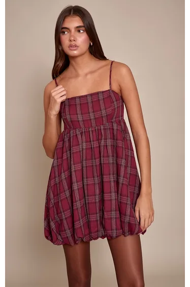 فستان منفوخ بحمالات رفيعة بطبعة كاروهات