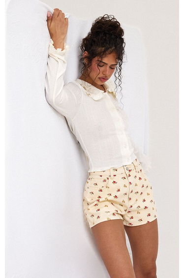 Cream Ditsy Floral Print High Waist Denim Mom Shorts product thumbnail 4