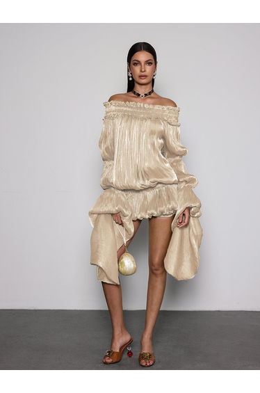 Salyxen Off Shoulder Ruched Dress Set In Apricot
