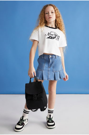 BITTEN Girls Black T-Shirt with 100% cotton printed and contrast color collar short sleeve