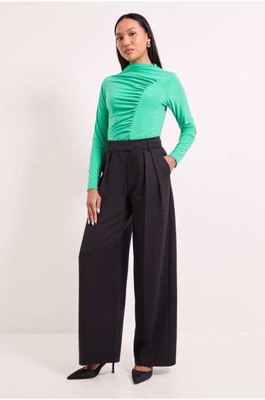 Curved Seam Ruched Top