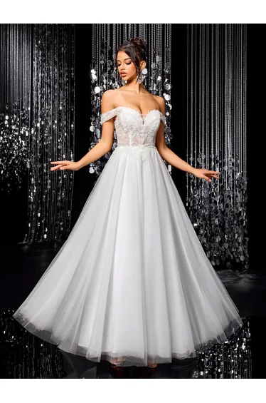 فستان زفاف بأكتاف مكشوفة بتطريز - أبيض