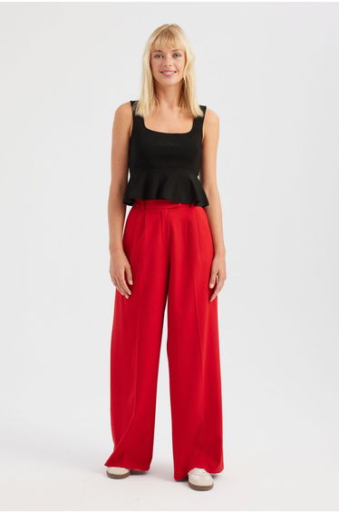 Square Neck Knitted Ruffled Top