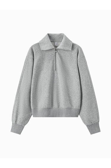 Women's Solid Colored Sweatshirt With Front Zipper