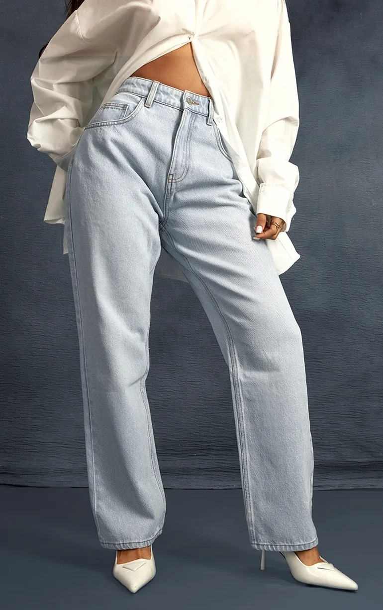 PRETTYLITTLETHING Petite Light Blue Wash High Rise Straight Leg Jeans - 1