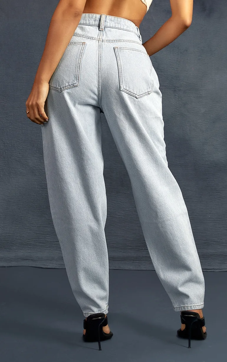 PRETTYLITTLETHING Petite Light Blue Wash High Rise Straight Leg Jeans - 2