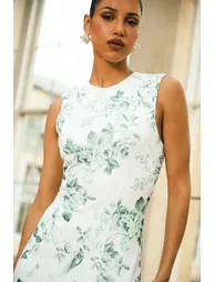 فستان ميدي بياقة عالية بذيل السمكة بطبعة بورسلين لون أخضر - 3