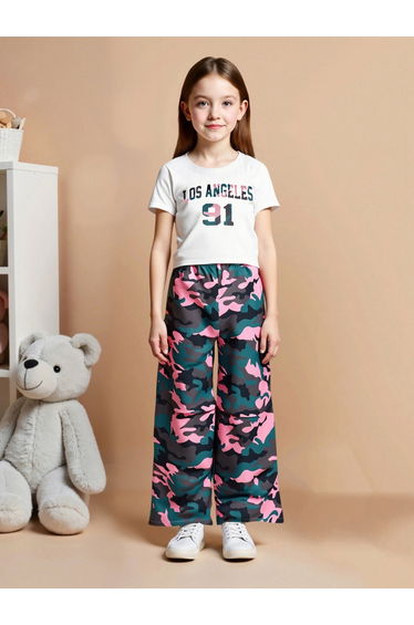 Girls Graphic Print T--Shirt and Camo Print Trousers Set