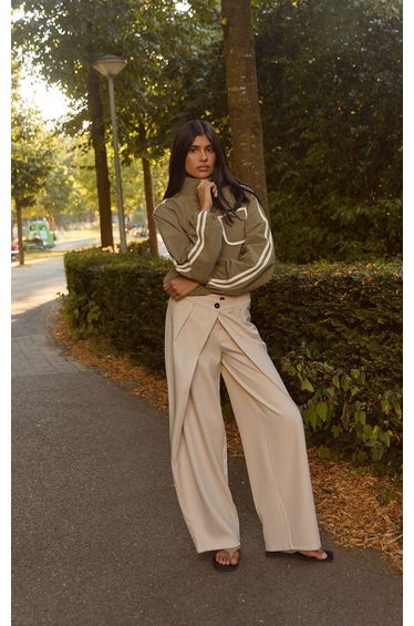 Ecru Pleat Detail Barrel Leg Trousers product thumbnail 2