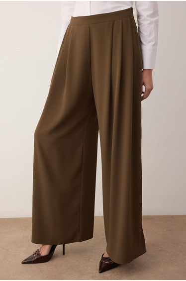 Exclusive Light Khaki Double Pleated Extra Wide Leg Wide Leg Flowy Fabric Pants product thumbnail 4